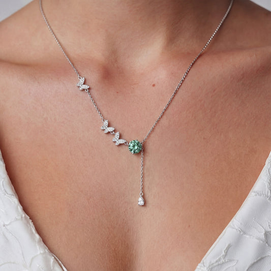 Collier Aveline